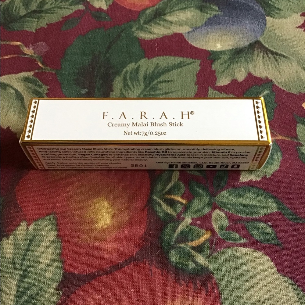 F.A.R.A.H NIB CREAMY MALAI BLUSH STICK SHE HUNNY FRESH